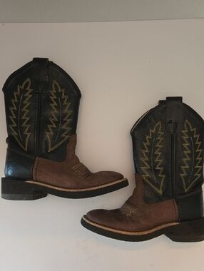 Old West Cream and Black Leather Western Boots